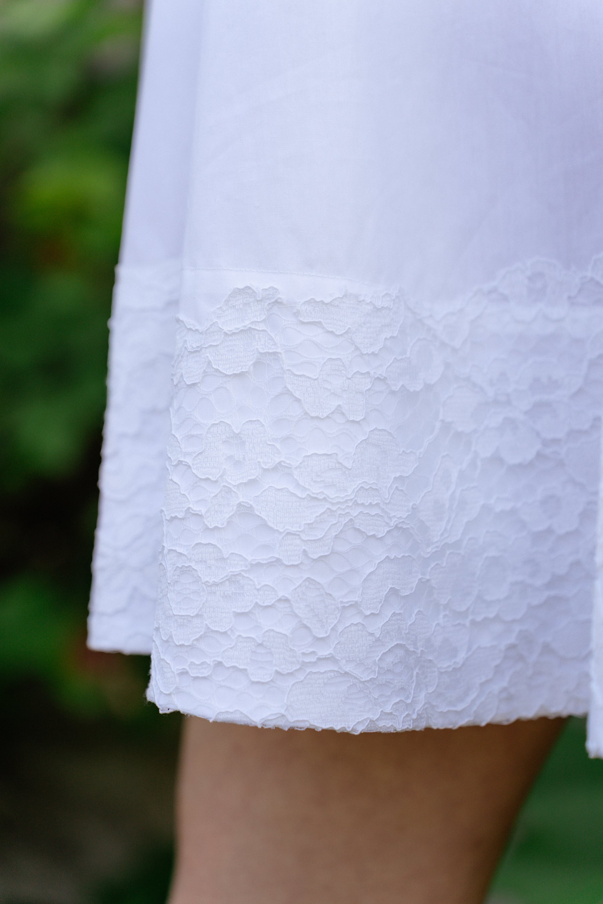 ROBE BLANCHE EN DENTELLE